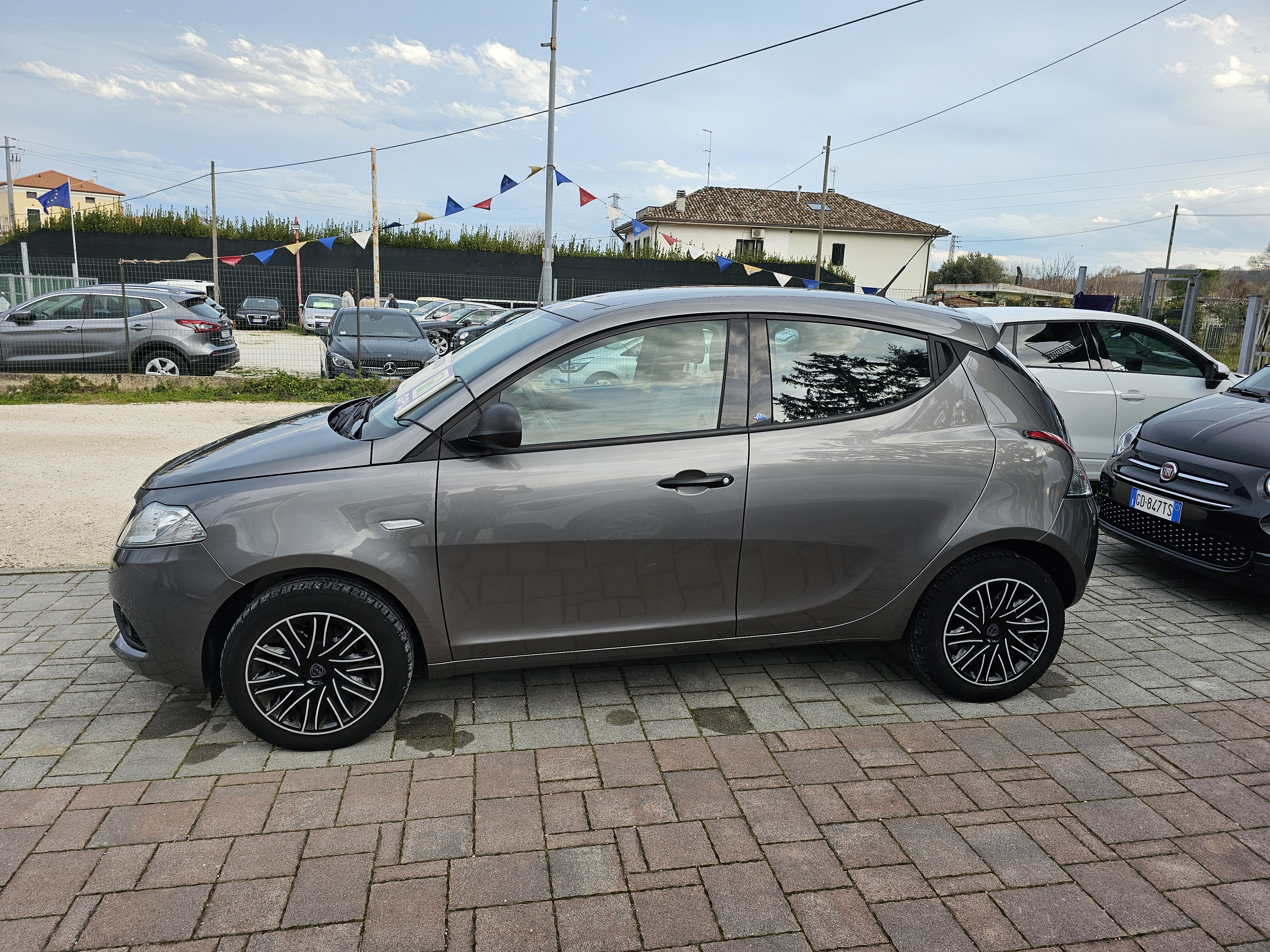 Lancia <span>Ypsilon ELEFANTINO 
