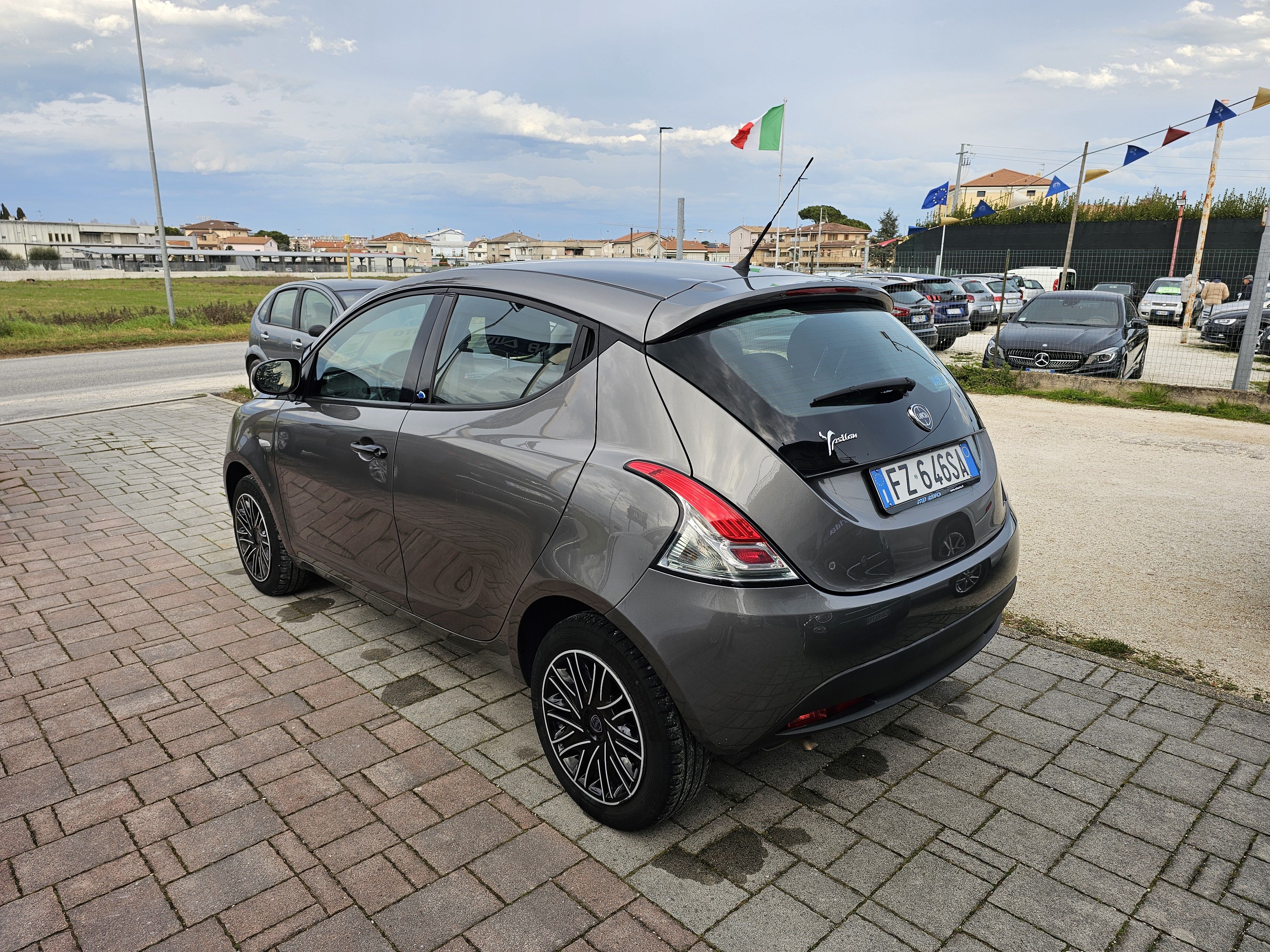Lancia <span>Ypsilon ELEFANTINO 