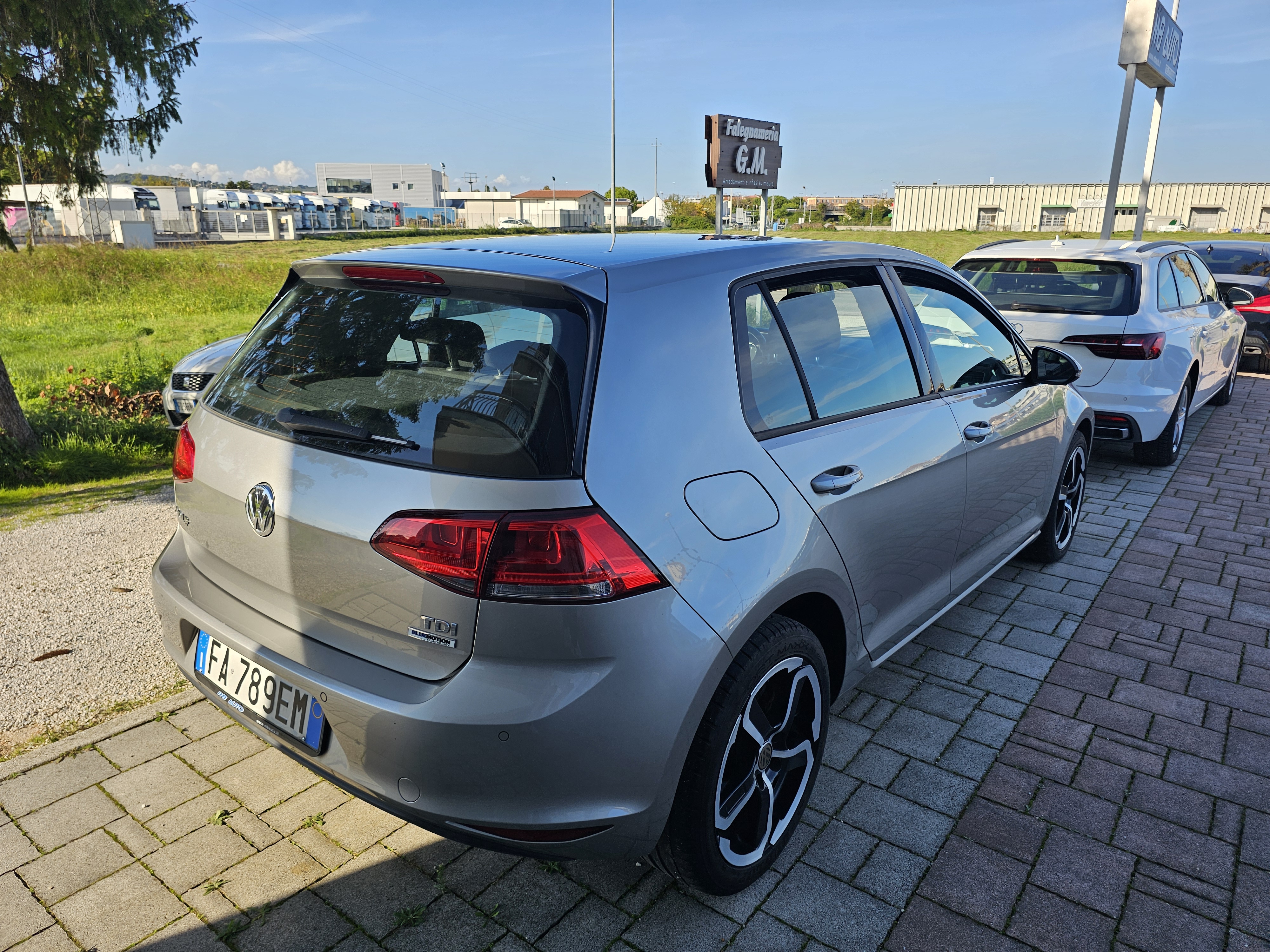 Volkswagen <span>Golf TRENDLINE 