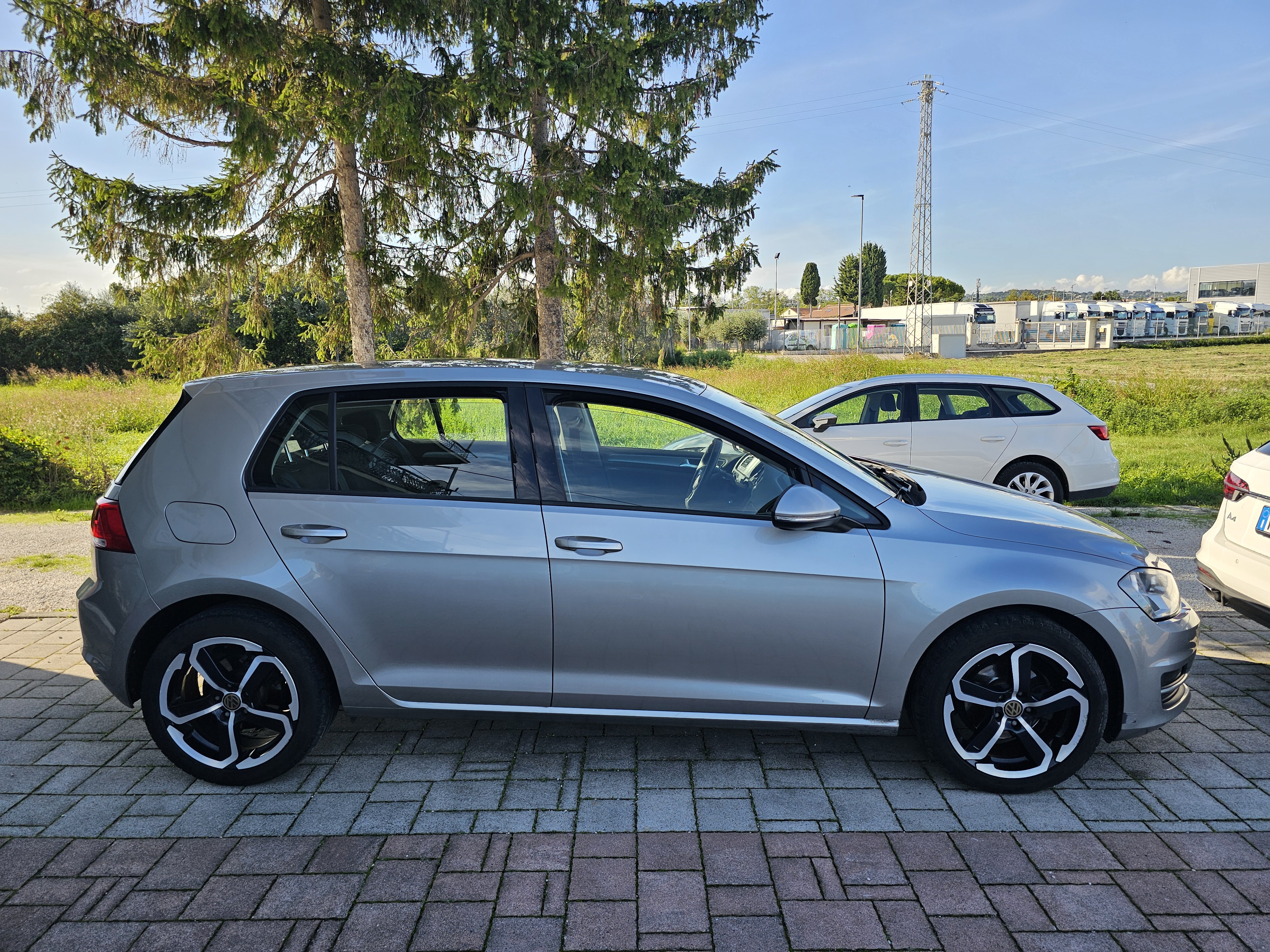 Volkswagen <span>Golf TRENDLINE 