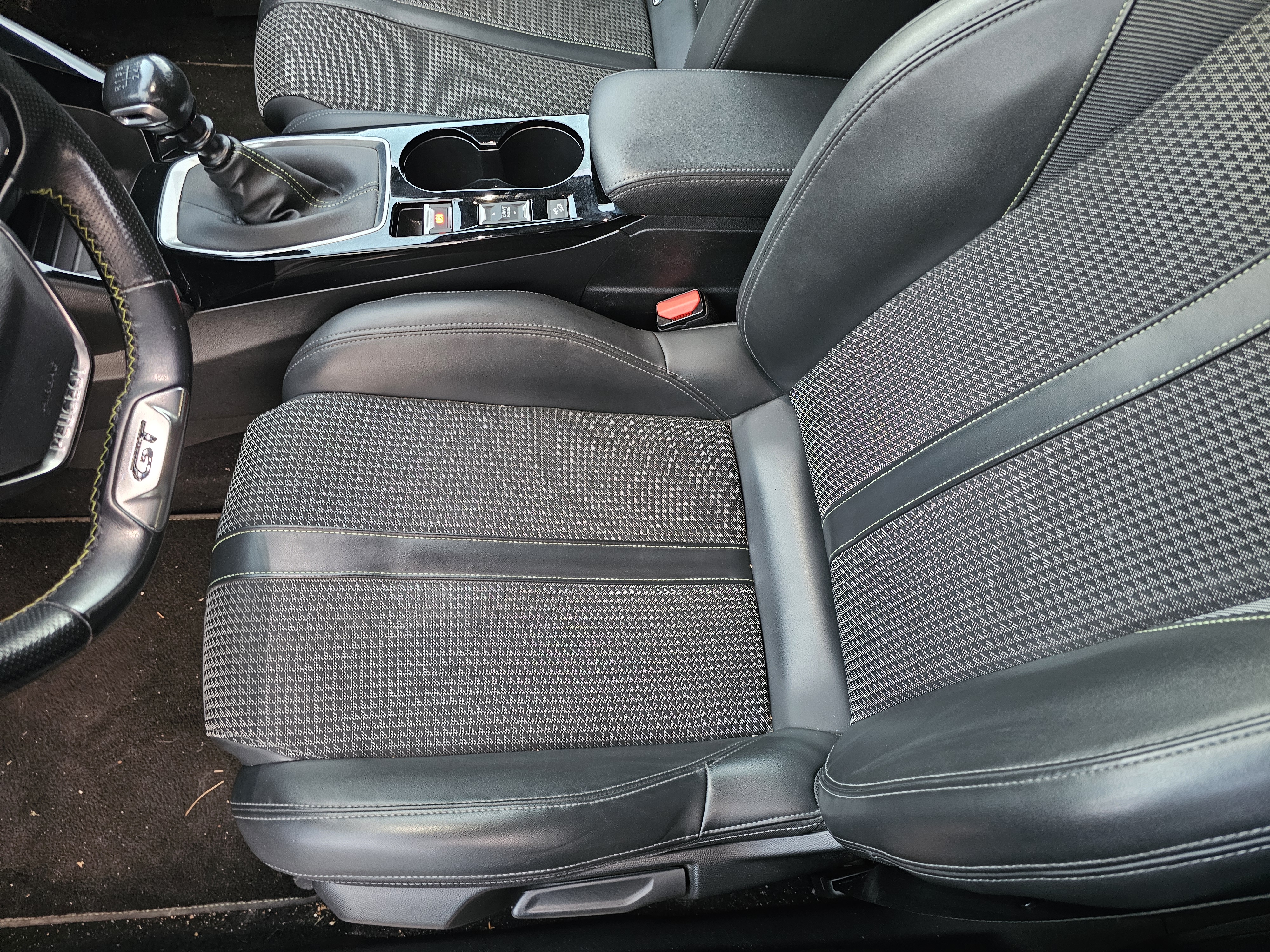 Peugeot <span>2008 GT-LINE 