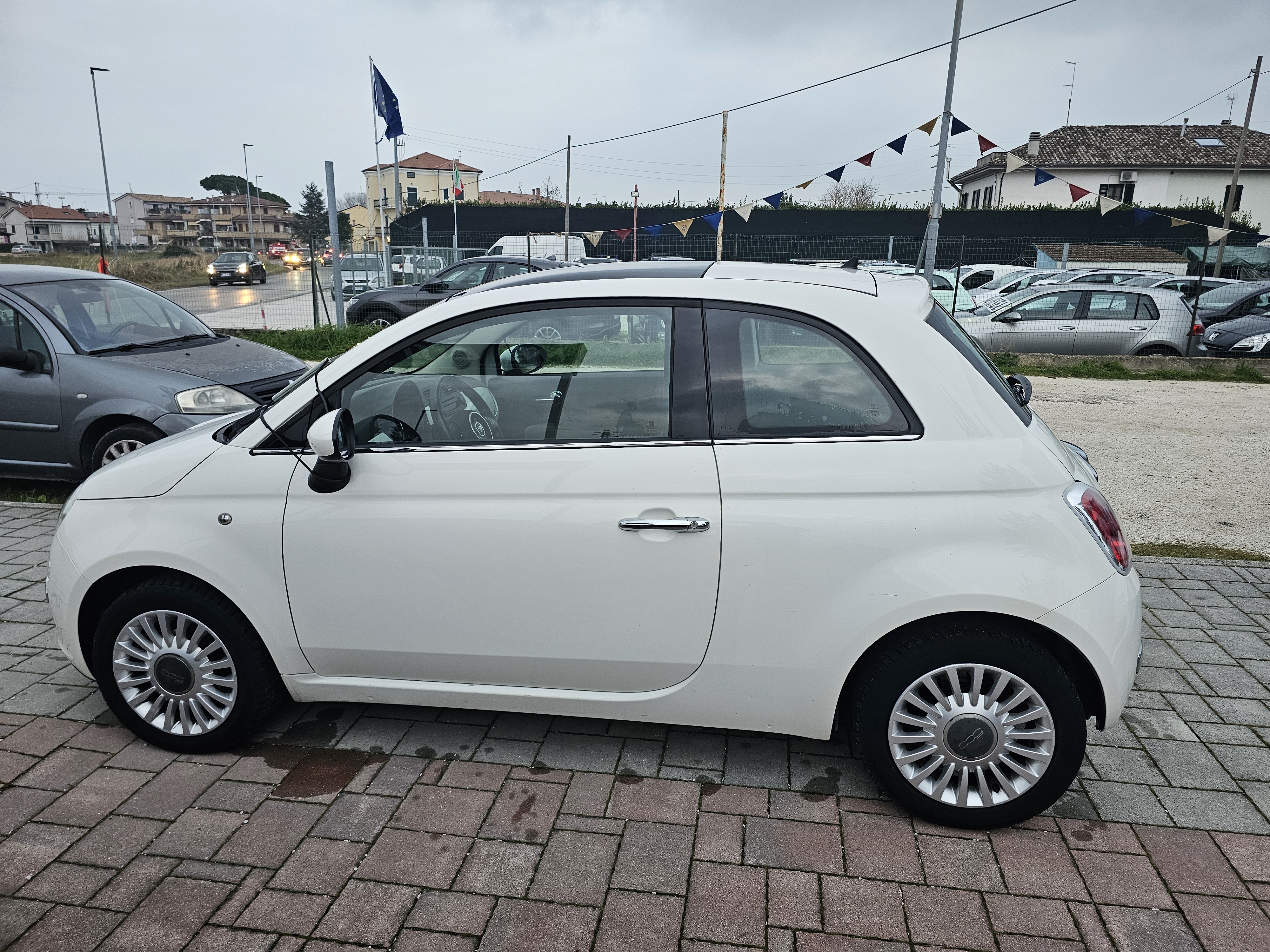 Fiat <span>500 LOUNGE 