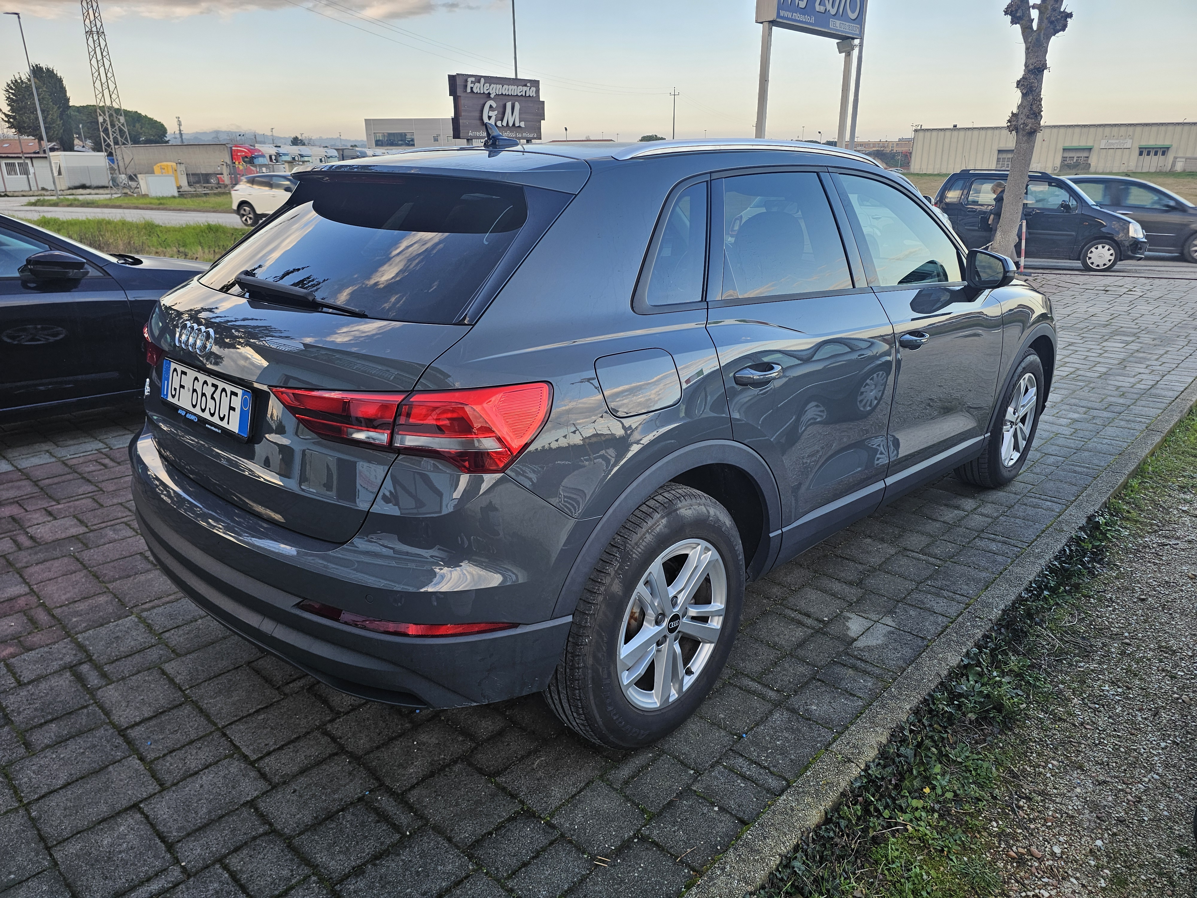 Audi <span>Q3 BUSINESS  